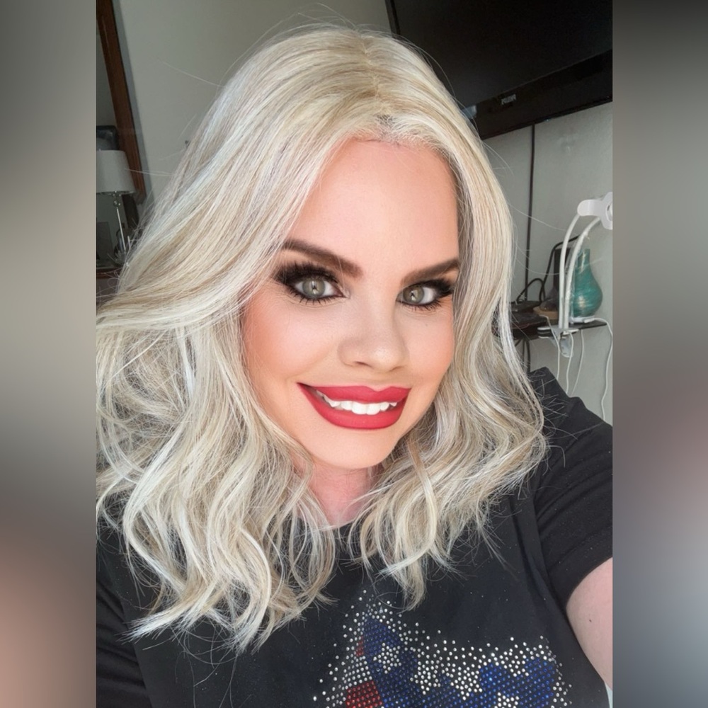 Heather Dye wigs for every woman Laurie SHB no root wig. Aka Belle Tress